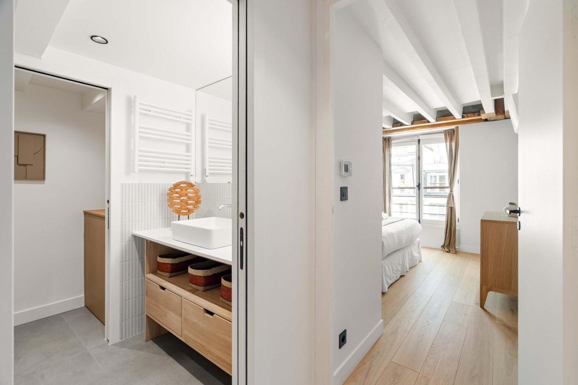 Spacious & Luxurious Apartment