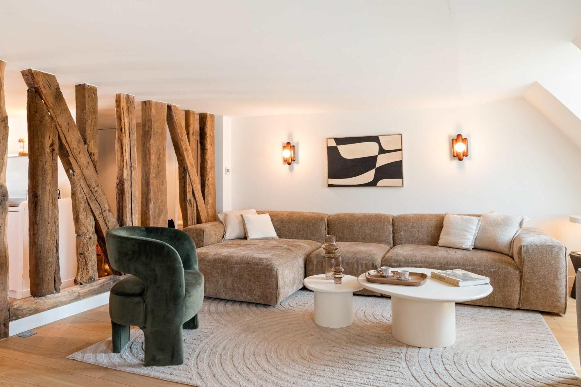 Spacious & Luxurious Apartment *
