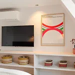 Spacious & Luxurious Apartment