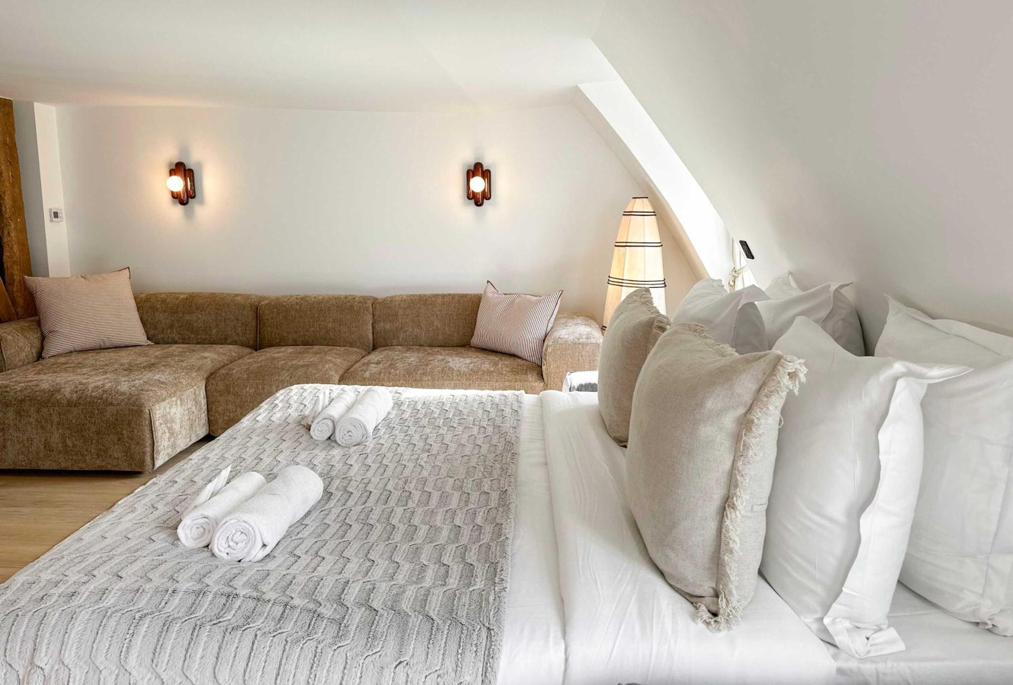 Spacious & Luxurious Paris